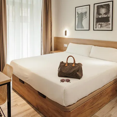 Astuto 21 - Adults Only *