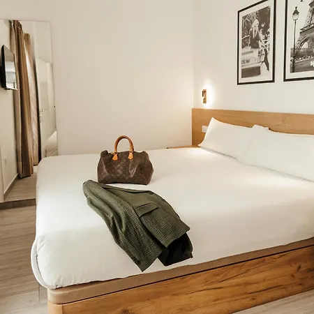 Astuto 21 - Adults Only