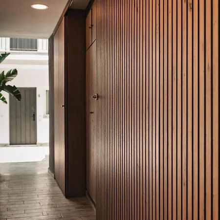 Astuto 21 - Adults Only *