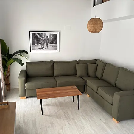Astuto 21 - Adults Only