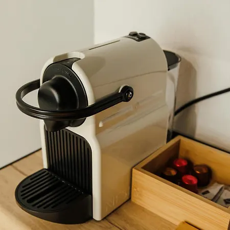 Astuto 21 - Adults Only