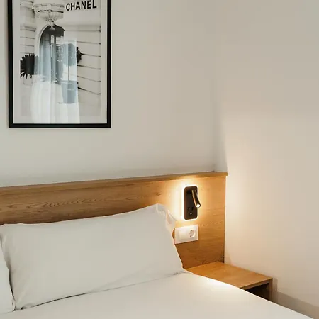 Astuto 21 - Adults Only