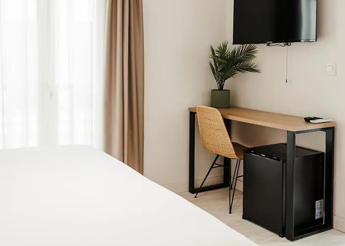 Astuto 21 - Adults Only *